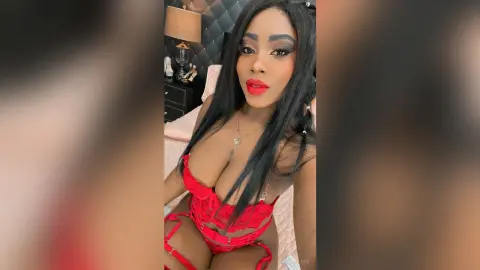 FarahLucy — red  ❤💋