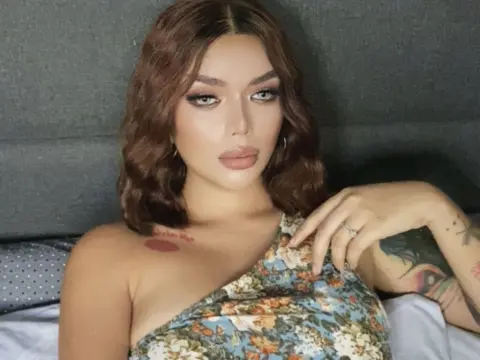 HollyMax cam model