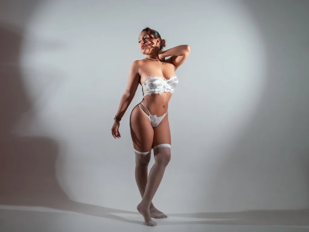 SaraDonanavann — Streamate Photos