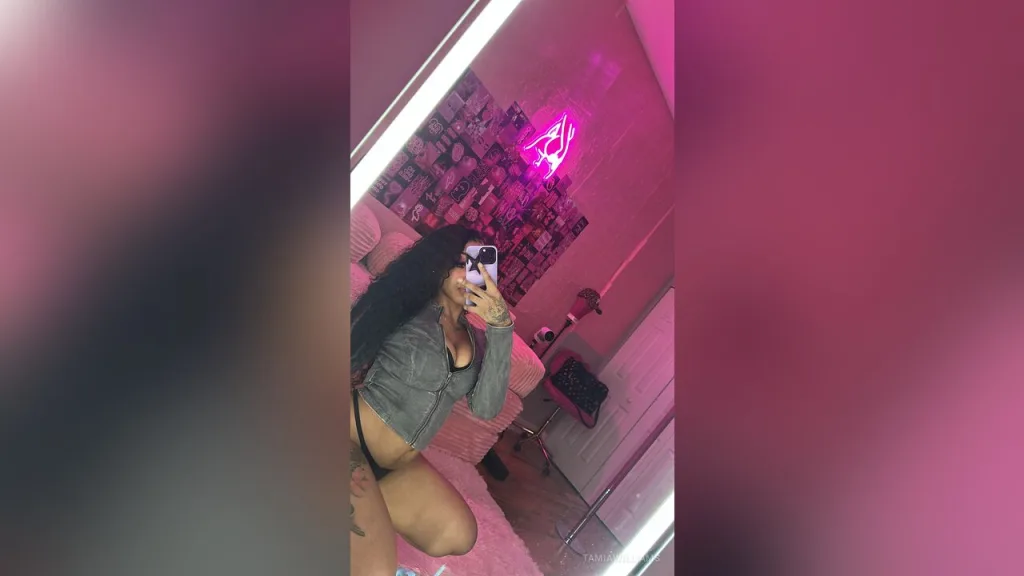 TamiaWilliams — Homebody🙈