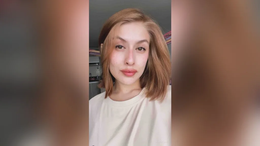 AleStone — Alejandra