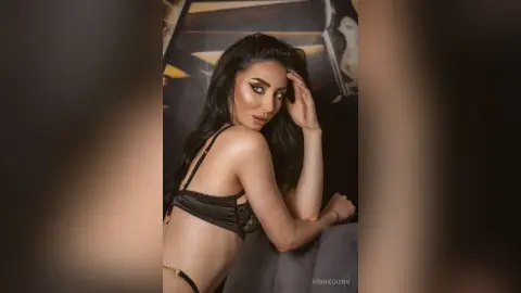 Minnie — Keep your eyes on me😏