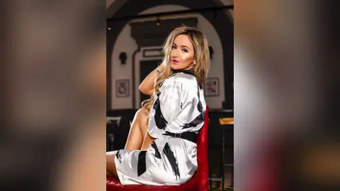 Jennifer — Silky casual ♥