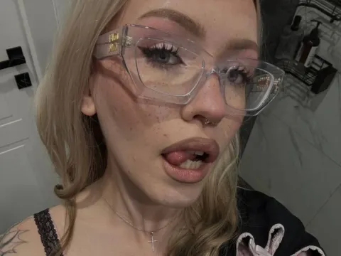 StacyBrow cam model