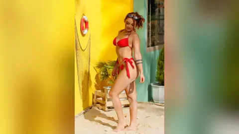 SaraHanks — Sand, skin and temptation😏