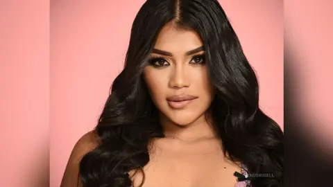 VenusRusell — LADY IN PINK