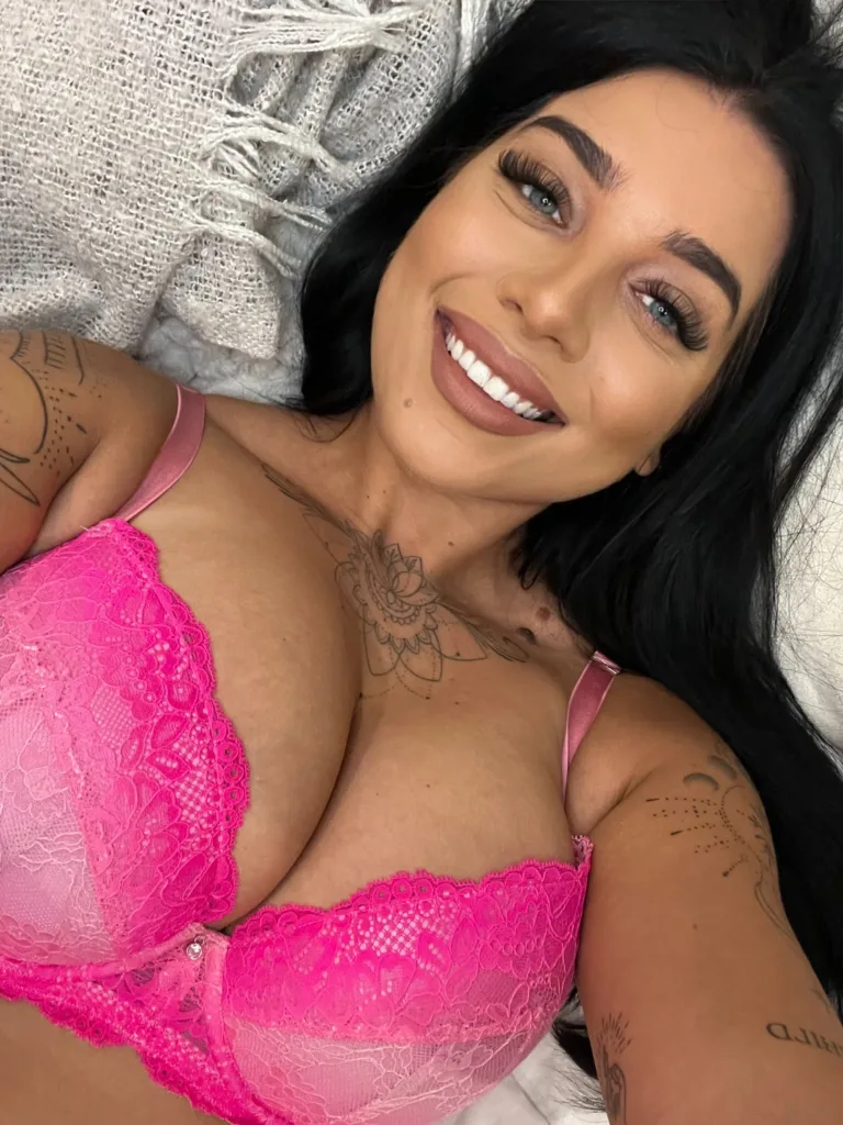 YourTattedAmy — Streamate Photos