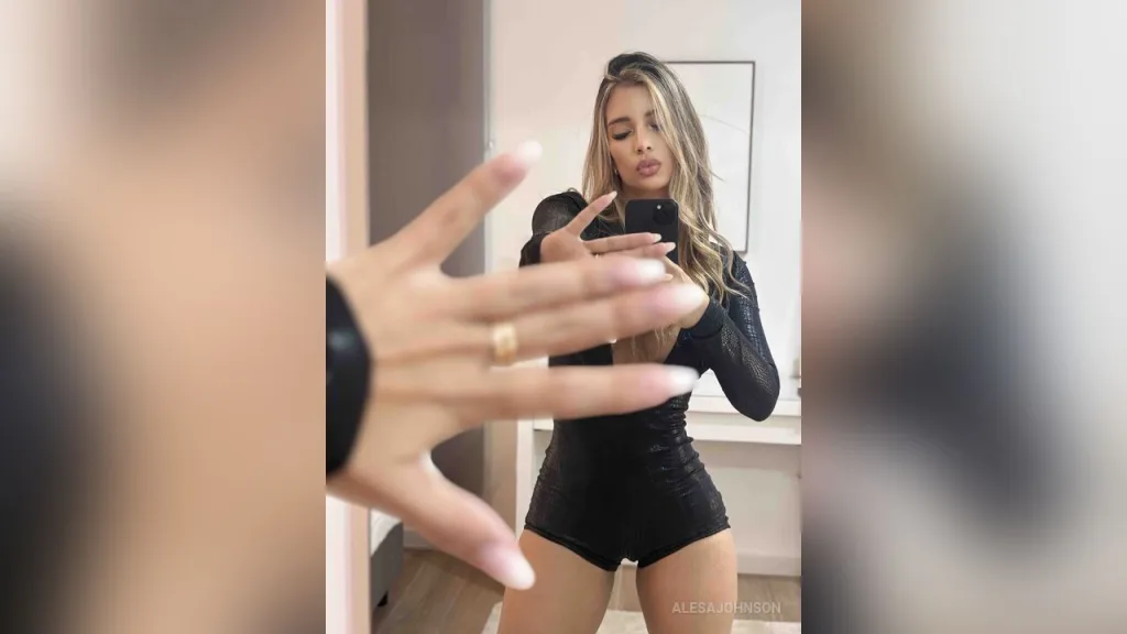 AlesaJohnson — Black
