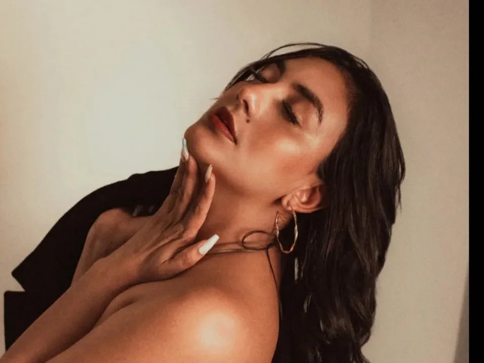 Saray_Collinss — Streamate Photos