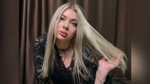 HyileyClark — me:*
