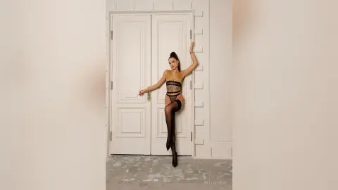 BellaHalle — sexxx