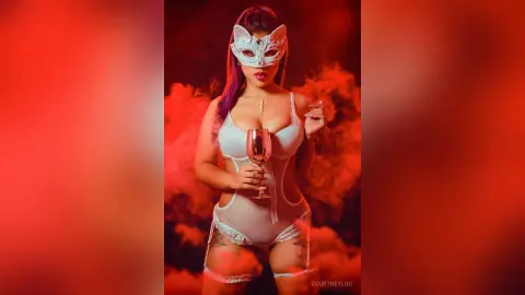 CourtneyLou — Hot hot 🔥