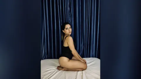 AgataRouses — flexible sensuality