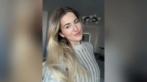 Kendall — Selfies