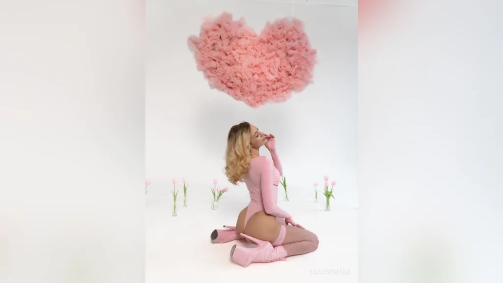 LanaVortex — Sexy Me