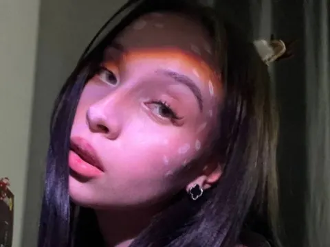 SoftyMoon — LiveJasmin cam model