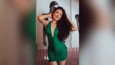 AriaVelis — Green dress 💚💚