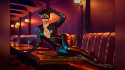 ChloeNova — CatWoman😸🎃💀