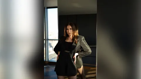 AnnaLouna — Lady Boss