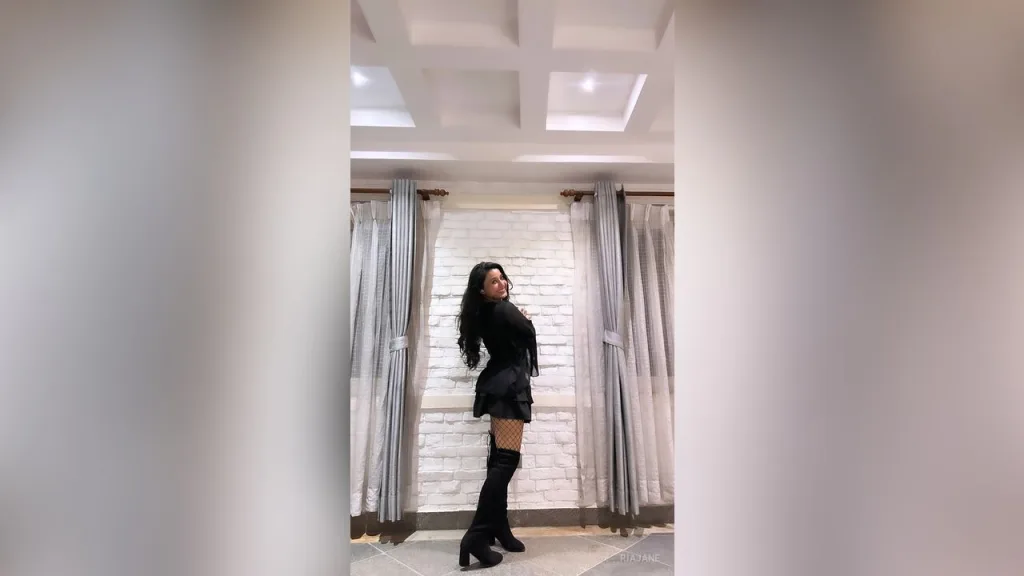 RiaJane — live cam