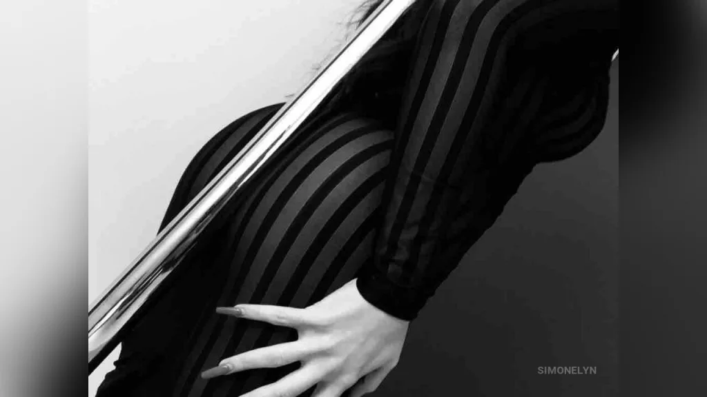 SimoneLyn — Desire