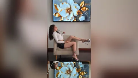MarthiAdams — The attitude also seduces.