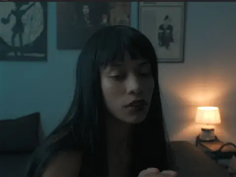 AliceDusk cam model