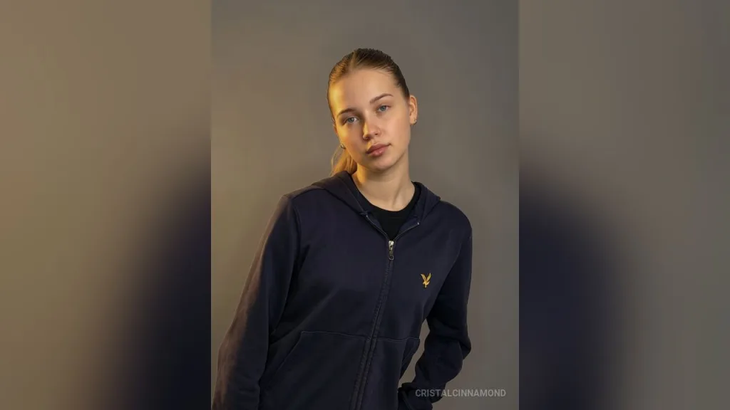CristalCinnamond — live cam