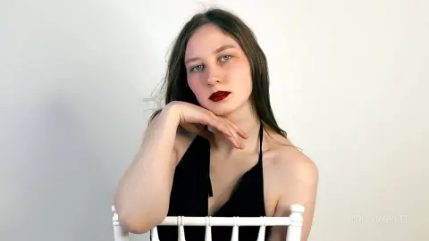 MollyMoretti — black or white?