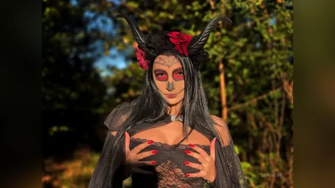 LoraEve — Halloween.