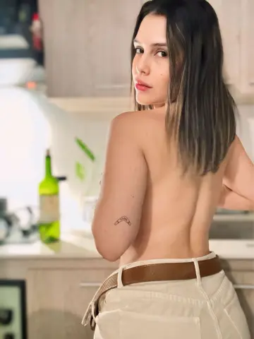 Lunaparker2023 — Streamate Photos