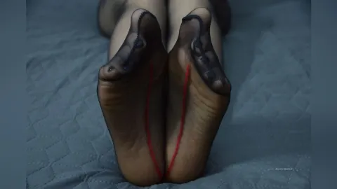 JuliaAnders — feet and legs