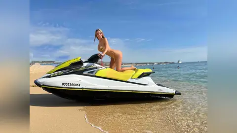 AshleyLoren — Singapore, Thailand, Mexico, Vegas Pics