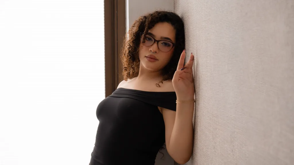 NoelleCarrington — Streamate Photos
