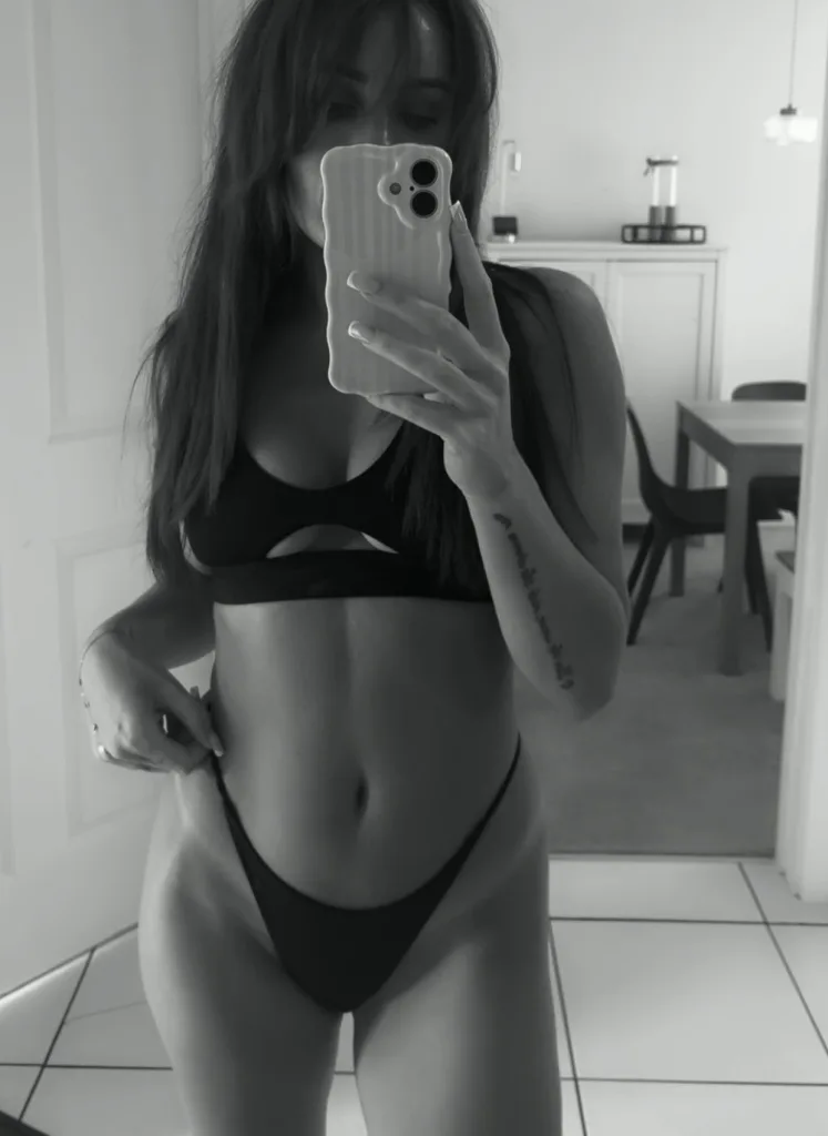 LittleMissUkC — Streamate Photos