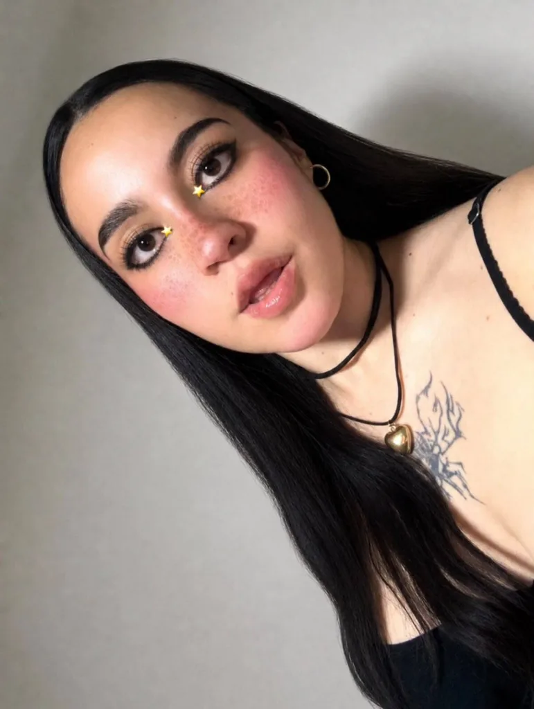 DaphneMeek — Streamate Photos