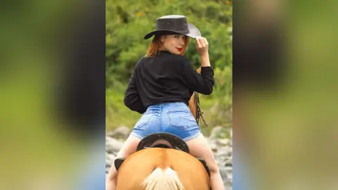 BellGrey — Cowgirl 🐴👱‍♀️