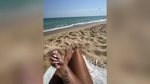 IsaBebe — 🍉🌻🐚