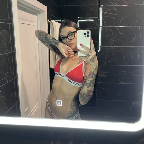 SashaNels — Streamate Photos