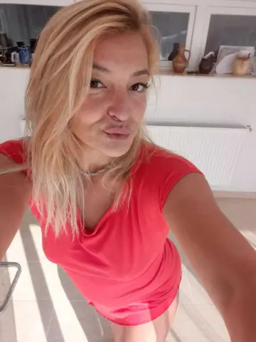 queenfeetMaria — Streamate Photos