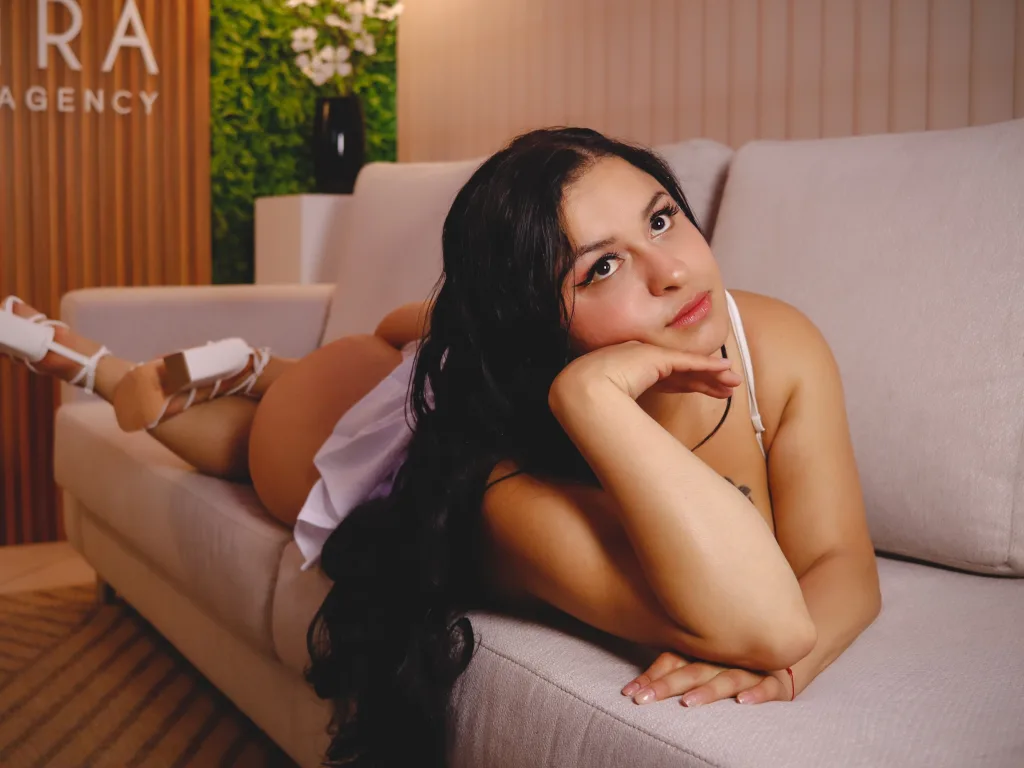 AntonellaWaynee — Streamate Photos