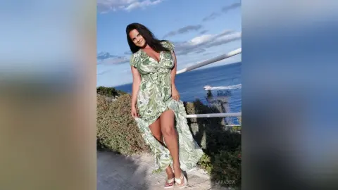 LaraDevi — Happy in Greece