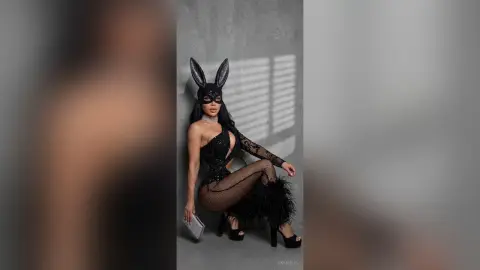AnyaHills — Bunny 🐰🐇🖤🤍