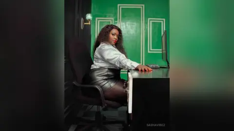 SashaVibez — Lets get naughty in office