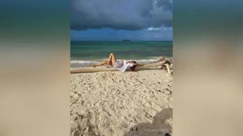PerlaMoonroe — The sea is my favorite place and yours?