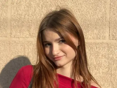 MadelynWealer cam model