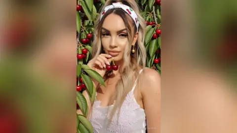 KrystalRoss — Sweet Like a Cherry