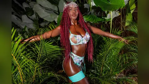 CrischelNovaks — Amazonian girl 🍃