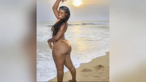 PatienceEvans — Sexy & cute 👅👄