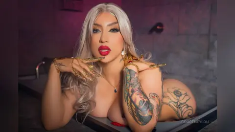 CourtneyLou — sexy !!!